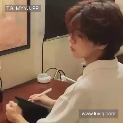 莫青